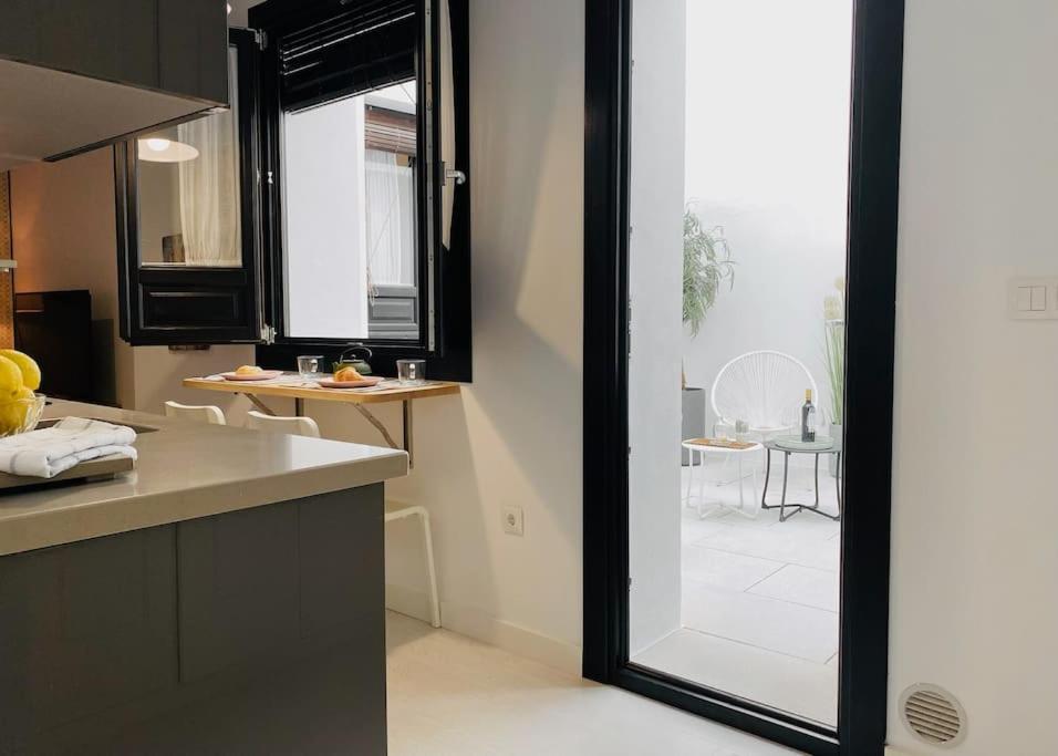 Lovely 2-Bed In Granada 1Min To Gran Via De Colon By Sharingco Dış mekan fotoğraf
